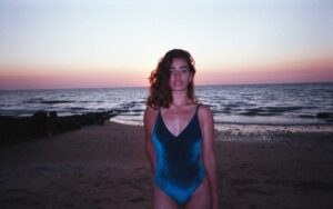 photographie de portrait en argentique à la plage de Deauville